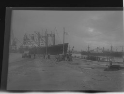 Négatif Film Snapshot  Bateaux ,Navire ,Ships Cargo , Docks  A Identifier - Plaques De Verre