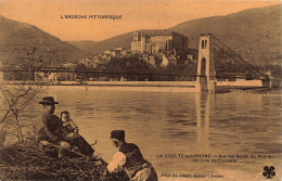 ARDECHE  LA VOULTE SUR RHONE Sur Les Bords Du Rhône Un Brin De Causette - La Voulte-sur-Rhône