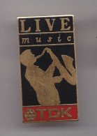 Pin's Live Music TDK Saxophone Réf 8054 - Musique