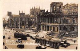 CPA AUSTRALIE / GEORGE St / SHOWING TOWN HALL / St ANDREWS CATHEDRAL / SYDNEY - Autres & Non Classés