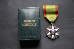 Médaille Ancienne Mérite Agricole Avec Boîte Marquée Ouzille Lemoine - France