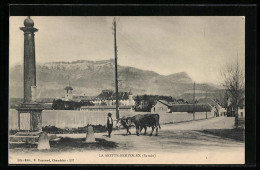 CPA La Motte-Servolex, Kuhtrieb Am Monument  - La Motte Servolex