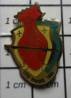 912c Pin's Pins / Beau Et Rare / AUTRES / CHOUaN REBELLE HORS-LA-LOI 1773 (ah Bon ?) 1993 VenDEE - Vela