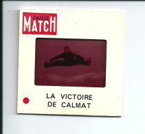 R824 - DIAPOSITIVE PARIS MATCH - LA VICTOIRE D'ALAIN CALMAT - Pattinaggio Artistico