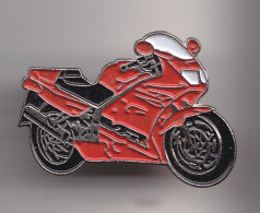 Pin's Moto Honda VRF 750 Réf  6874 - Motos