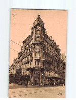 PARIS : Magasins F. Luce, Place Clichy - état - Plätze