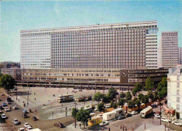 Trains - Gares Sans Trains - Paris - La Gare Maine-Montparnasse - Automobiles - Bus - CPM - Voir Scans Recto-Verso - Bahnhöfe Ohne Züge