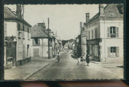 ANET RUE DIANE DE POITIERS         ( MES PHOTOS NE SONT PAS JAUNES ) - Anet