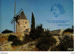 13 FONTVIEILLE Le Moulin De DAUDET En 1980 Citation De Daudet Tout Ce Beau Paysage Provençal Ne Vit Que Par La Lumière - Fontvieille