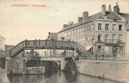 Landrecies * Vue Sur La Passerelle * Canal écluse * Buvette - Landrecies