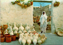 16-5-2024 (5 Z 18) Tunisia - Nabeul Pottery Works (shop) - Magasins