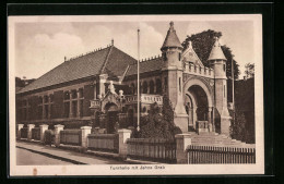 AK Freyburg A. U., Turnhalle Mit Jahns Grab  - Freyburg A. D. Unstrut