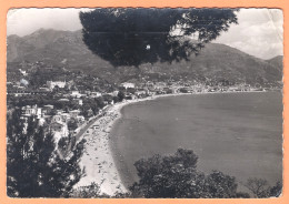 Ppgf/ CPSM Grand Format - ALPES MARITIMES - ROQUEBRUNE CAP MARTIN - VUE GÉNÉRALE, LA PLAGE ET MENTON AU LOIN - Roquebrune-Cap-Martin