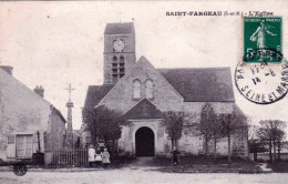 77 - Seine Et Marne -  SAINT FARGEAU PONTHIERRY - L église Et Le Monument Aux Morts - Saint Fargeau Ponthierry