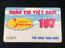 Vietnam This Is A Vietnamese Cardphone Card From 2001 And 2005(107- 50 000dong)-1pcs - Viêt-Nam