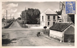 Clémont * Rue Et Le Rond Point - Clémont