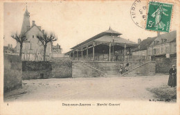 Dun Sur Auron * Place Et Marché Couvert * Les Halles - Dun-sur-Auron