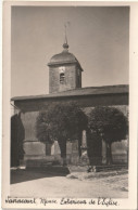 Photo Au Format Carte Postale - Vavincourt Eglise Et Monument Aux Morts - Vavincourt