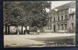 05 - 24 - France - Carte Postale Neuve - Lugny - Place De L'Hôtel De Ville - Charolles