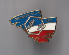 PIN'S THEME POLICE  GENDARMERIE  CIRCONSCRIPTION DE METZ  EN LORRAINE - Police