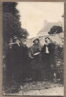 CARTE PHOTO 78 - VILLEPREUX - TB PLAN Groupe De Personnes Déguisées Musiciens Dont VIOLON VIOLONISTE Maisons - Villepreux