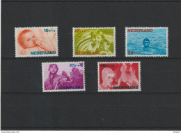 PAYS BAS 1966 ENFANTS Yvert 839-843, Michel 866-870 NEUF** MNH Cote 3,50 Euros - Unused Stamps