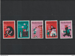 PAYS BAS 1967 ENFANCE Yvert 860-864, Michel 888-892 NEUF** MNH Cote 4,50 Euros - Neufs