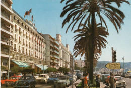 06 NICE PROMENADE DES ANGLAIS HOTEL ROYAL ET PALAIS DE LA MEDITERRANEE 1969  VOITURES D'époque IMPECABLE - Cafés, Hotels, Restaurants