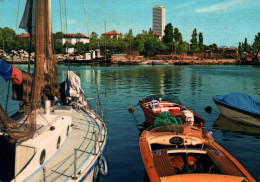 CPSM - CESENATICO - Le Gratte-Ciel Vue Du Petit Port (bateaux) - Edition M.A.B. - Cesena