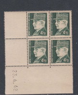 France N° 523 XX : Type  Pétain : 4 F. 50 Vert En Bloc De 4 Coin Daté Du 23 . 4 . 42  ; Sans Pt Blanc Sans Charn., TB - 1940-1949