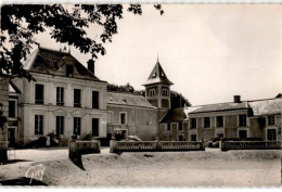 GRIGNY: L'école Des Aiglons - Très Bon état - Grigny