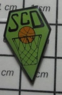 912E Pin's Pins / Beau Et Rare / SPORTS / BASKET BALL BALLON PANIER SCO - Pallacanestro