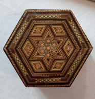 Coffret Hexagonal En Marqueterie Orientale - Sonstige & Ohne Zuordnung