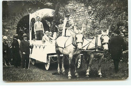 Carte-Photo - SAINTE-SUZANNE - Corso Devant Le Vieux Château - Cavalcade - Sainte Suzanne