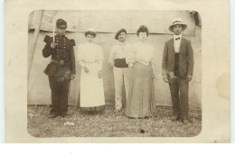 Carte-Photo - SAINT-MAIXENT ??? - Hommes Et Femmes Dont Un Militaire - Envoyée à Fomperron - Saint Maixent L'Ecole