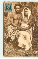 Guinée Equatoriale - Idilio Conyugal Entre La Fronda - Couple Assis - Equatorial Guinea