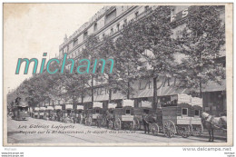 CPA 75 PARIS  9 Em LES GALERIES  LAFAYETTE   BOULEVARD  HAUSSMANN  DEPART DES  VOITURES  T B ETAT - District 09