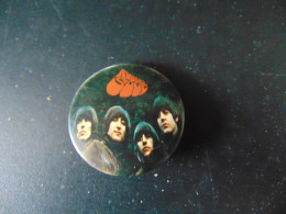 Badge " Rubber Soul " Beatles 2006 - Objets Dérivés