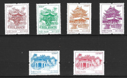 VIET NAM. N°2394-9 De 2012. Pagodes. - Buddismo