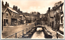 THORNTON-LE-DALE - The Back - Photographic Card - Autres & Non Classés