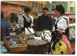 UN COIN DU PITTORESQUE MARCHE AUX POISSONS.- COSTA AZUL.- NICE / NIZA.- ( FRANCIA ) - Marchés, Fêtes