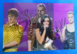 AUTOGRAPHE DE JENNIFER SUR PHOTO - Singers & Musicians