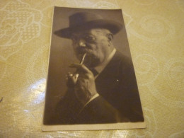 B853  Foto Calosci..pistoia Premiata Da Sua Maesta' Il Re...uomo Con Cappello Che Fuma Pipa Cm13,8circa - Autres & Non Classés