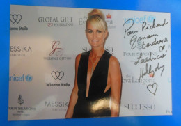 AUTOGRAPHE DE LAETICIA HALLYDAY SUR PHOTO - Televisie & Internet