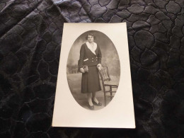 C-248 , Carte-photo Une Femme élagante Au Sac à Main, Retournac, Haute-Loire - Retournac