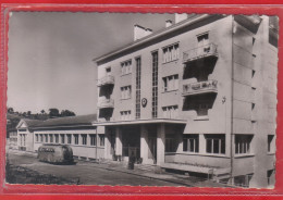 Carte Postale 42. Firminy-Unieux  L'école De Sampicot   Autobus  Très Beau Plan - Firminy