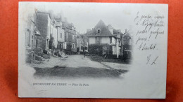 CPA (56) Rochefort En Terre. Place Du Puits.  Animation.  (8A.213) - Rochefort En Terre