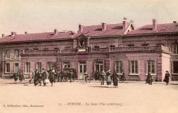 Aisne - Hirson La Gare - Extérieur Animé (carte Neuve) - Hirson