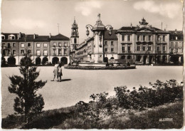 54 - PONT-A-MOUSSON - PLACE DUROC ET HÔTEL DE VILLE - Pont A Mousson