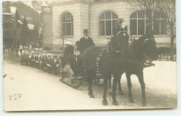 Suisse - RPPC - Engelberg - Groupe Sur Une Longue Luge Tirée Par Un Traîneau - Engelberg